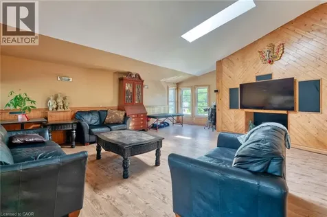 5 Mazza Avenue Dundas ON L9H 5E2