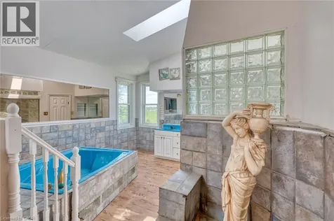5 Mazza Avenue Dundas ON L9H 5E2