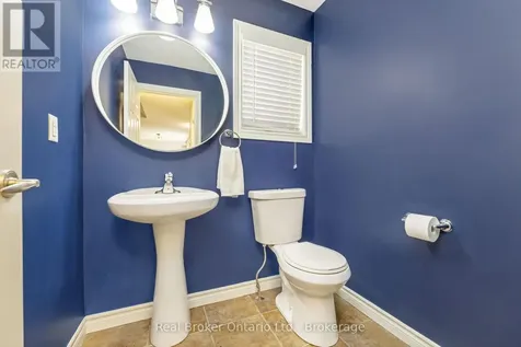 22 Atto Drive Guelph (victoria North) ON N1E 0E4