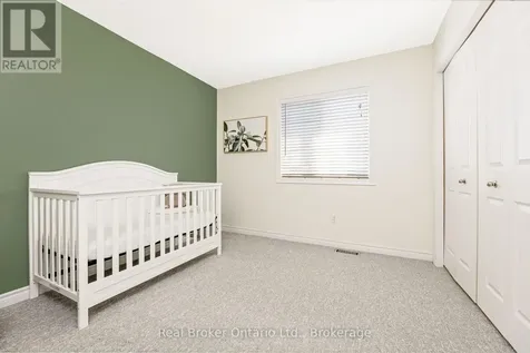 22 Atto Drive Guelph (victoria North) ON N1E 0E4