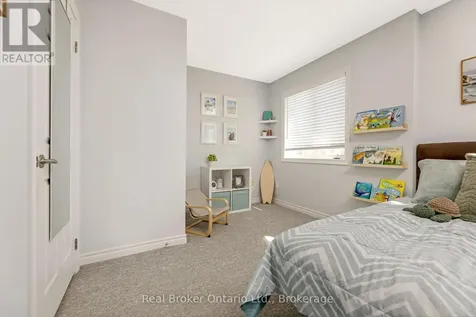 22 Atto Drive Guelph (victoria North) ON N1E 0E4