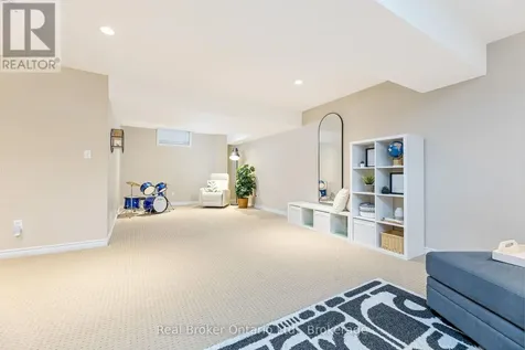 22 Atto Drive Guelph (victoria North) ON N1E 0E4