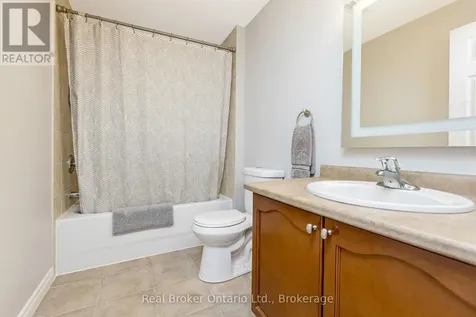 22 Atto Drive Guelph (victoria North) ON N1E 0E4