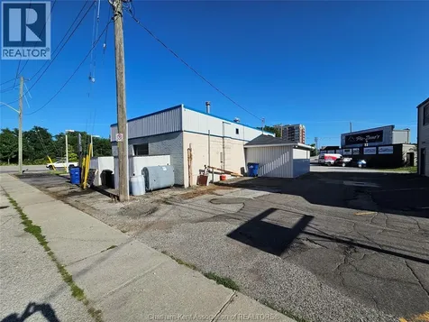 99 Thames Street Chatham ON N7L 1S4