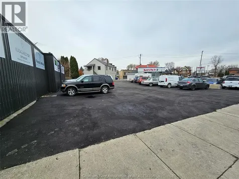 99 Thames Street Chatham ON N7L 1S4