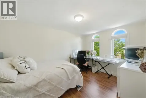 784 Butternut Avenue Waterloo ON N2V 2M3