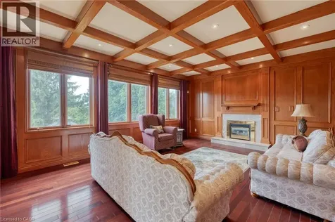 23 Susan Drive Hamilton ON L9C 7R1