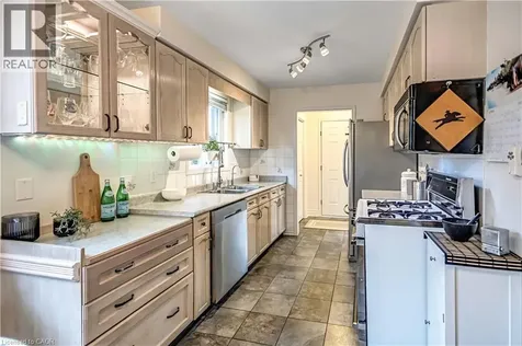 640 Acadia Drive Hamilton ON L8W 3V1