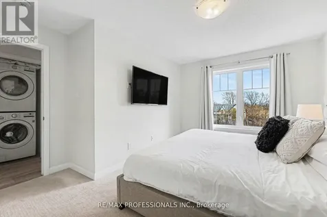 919 Lixnaw Court Ottawa ON K2J 6Y3