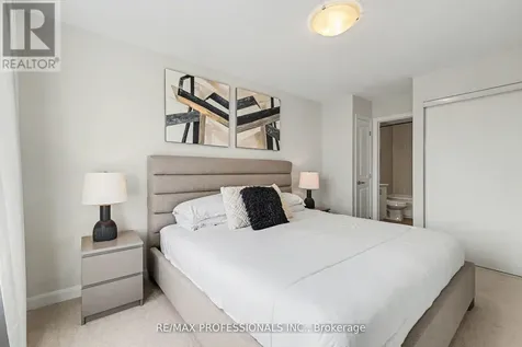 919 Lixnaw Court Ottawa ON K2J 6Y3