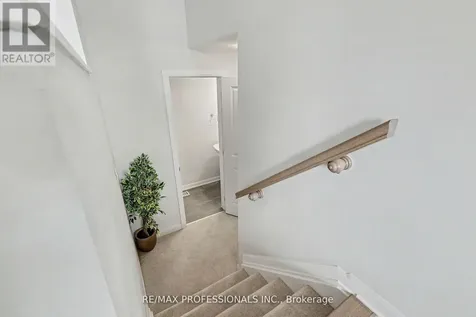 919 Lixnaw Court Ottawa ON K2J 6Y3