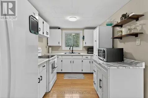1545 Westview Crescent Selwyn ON K0L 2H0