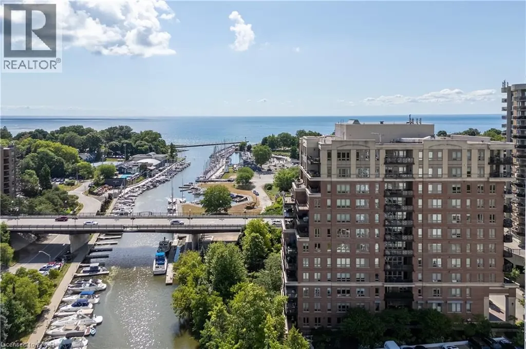 111 Forsythe Street Oakville ON L6K 3J9