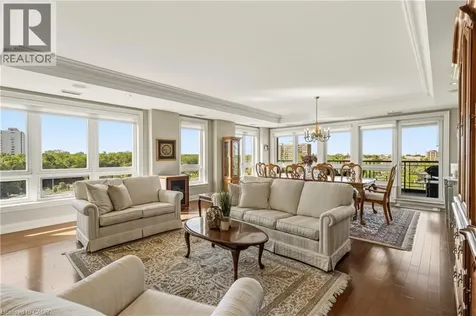111 Forsythe Street Oakville ON L6K 3J9