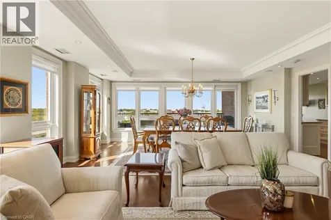111 Forsythe Street Oakville ON L6K 3J9