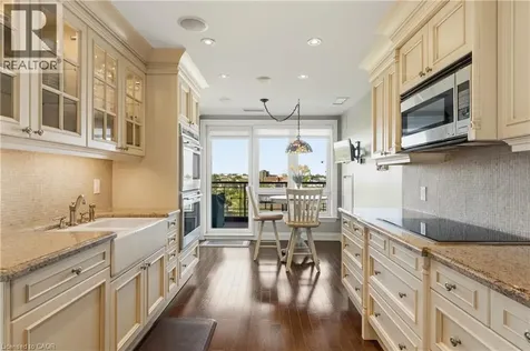 111 Forsythe Street Oakville ON L6K 3J9