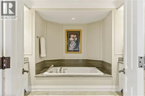 111 Forsythe Street Oakville ON L6K 3J9
