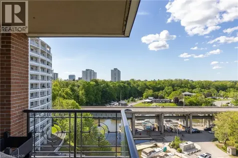 111 Forsythe Street Oakville ON L6K 3J9