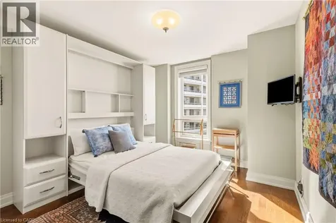 111 Forsythe Street Oakville ON L6K 3J9