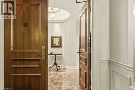 111 Forsythe Street Oakville ON L6K 3J9