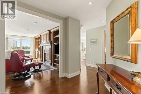 111 Forsythe Street Oakville ON L6K 3J9
