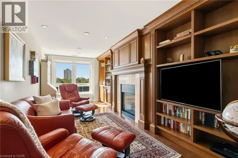 111 Forsythe Street Oakville ON L6K 3J9