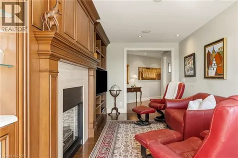 111 Forsythe Street Oakville ON L6K 3J9