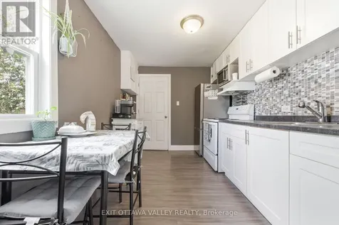 23 Summit Street Deep River ON K0J 1P0