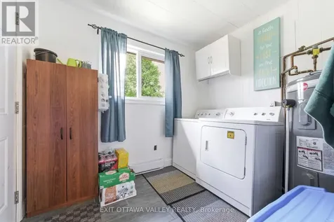 23 Summit Street Deep River ON K0J 1P0