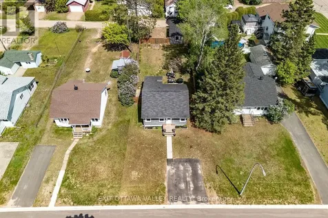 23 Summit Street Deep River ON K0J 1P0