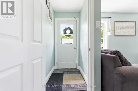 23 Summit Street Deep River ON K0J 1P0