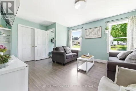 23 Summit Street Deep River ON K0J 1P0