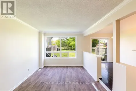 12 Lankin Boulevard Orillia ON L3V 6T2
