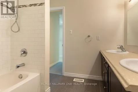 12 Lankin Boulevard Orillia ON L3V 6T2
