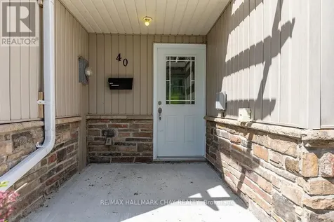 12 Lankin Boulevard Orillia ON L3V 6T2