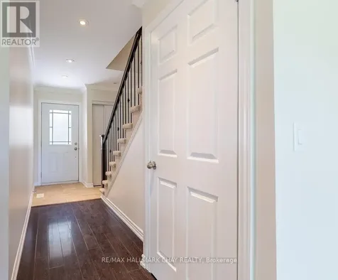 12 Lankin Boulevard Orillia ON L3V 6T2