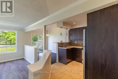 12 Lankin Boulevard Orillia ON L3V 6T2