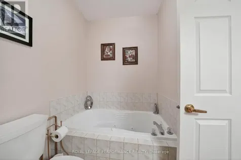 1506 Frank Court Cornwall ON K6H 7N7