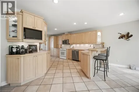 41 Plainsman Road Mississauga ON L5N 1C4