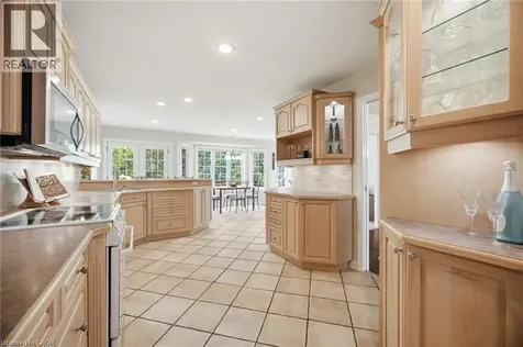 41 Plainsman Road Mississauga ON L5N 1C4
