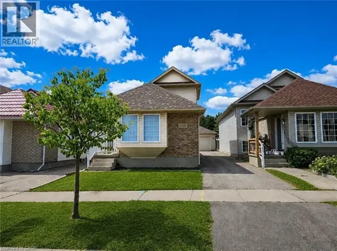 390 Wake Robin Crescent Kitchener ON N2E 3L6