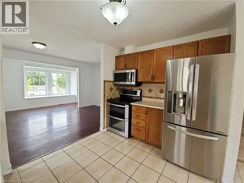 390 Wake Robin Crescent Kitchener ON N2E 3L6