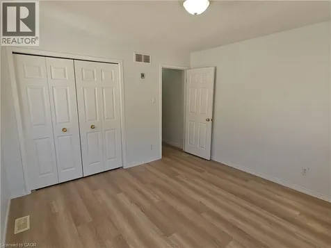 390 Wake Robin Crescent Kitchener ON N2E 3L6