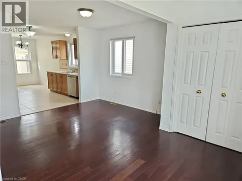 390 Wake Robin Crescent Kitchener ON N2E 3L6