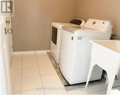 439 Cavesson Street Ottawa ON K2V 0B1