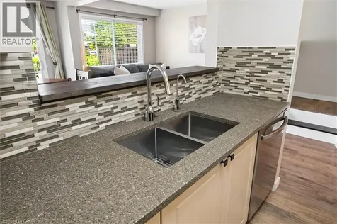 15 Gregg Court Kitchener ON N2A 4H7