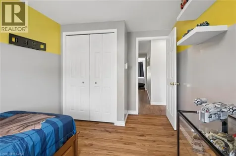 15 Gregg Court Kitchener ON N2A 4H7