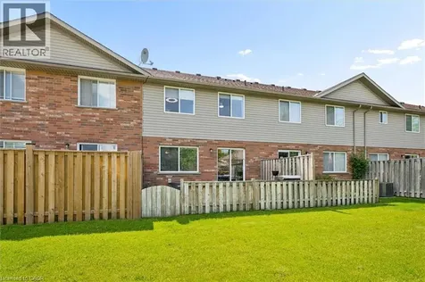 15 Gregg Court Kitchener ON N2A 4H7