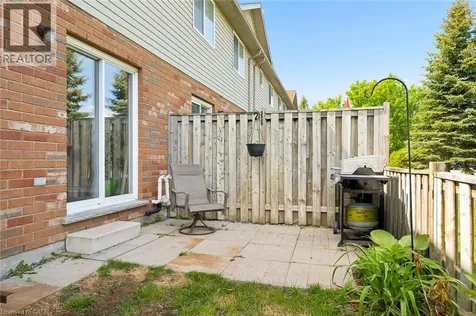 15 Gregg Court Kitchener ON N2A 4H7
