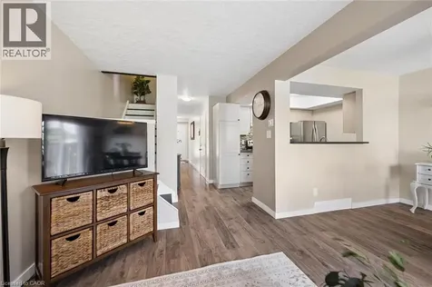 15 Gregg Court Kitchener ON N2A 4H7